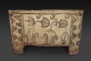 Maalattu arkku, Knossos, Kreeta, n. 1500 eKr. (maalattu saviastia) (kääntöpuoli katso 419818).